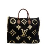 LOUIS VUITTON BLACK AND WHITE ONTHEGO MONOGRAM TEDDY FLEECE