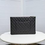 tui-cam-tay-chanel-pouch-classic-mau-den-623995466cf9c-22032022162214.jpg
