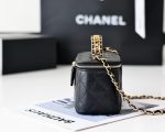 Chanel Small Vanity Case Black For Women 6.7in17cm (1)
