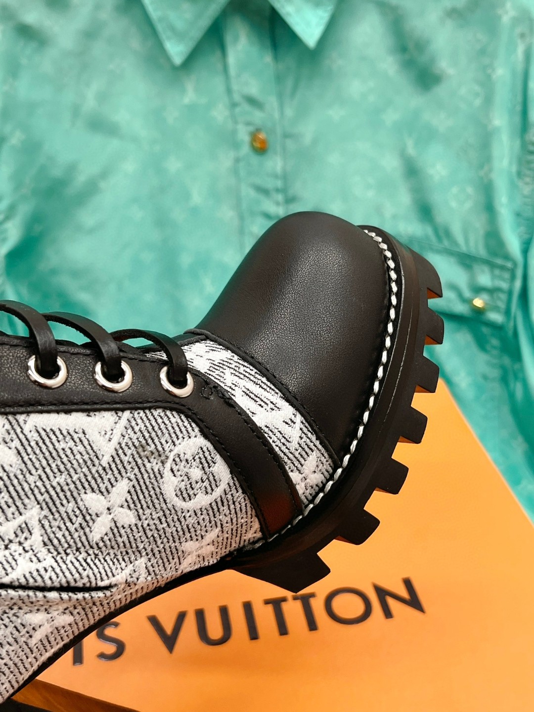 Louis-Vuitton-Star-Trail-Ankle-Boot-5-2